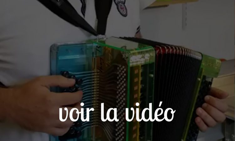 Video accordeon Snooopi Dog 21 touches main droite